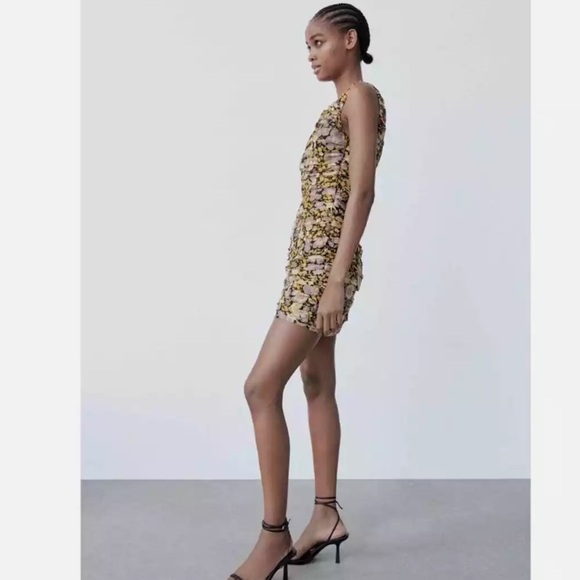 NWT Zara Floral One Shoulder Ruched Mini Dress Size Medium - Picture 3 of 7